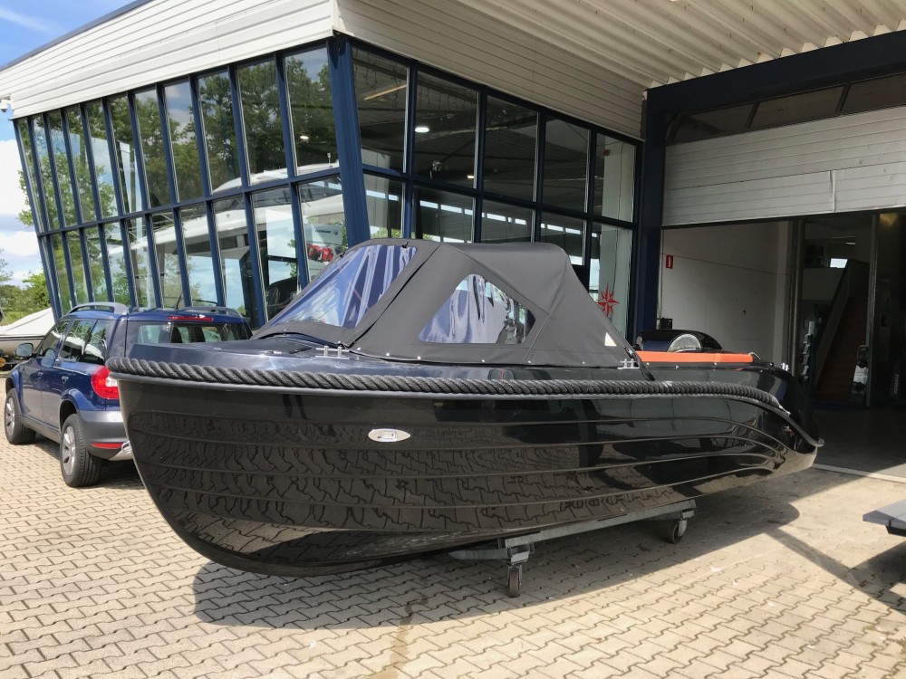 Oud Huijzer  580 Tender For sale