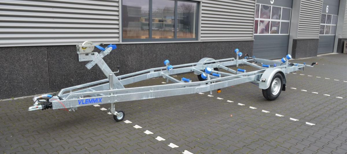 Vlemmix 1800 kg trailer For sale