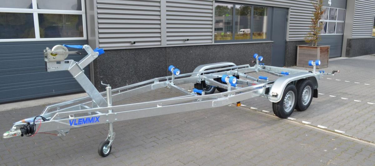 Vlemmix  2700 kg trailer 6.31m Te koop