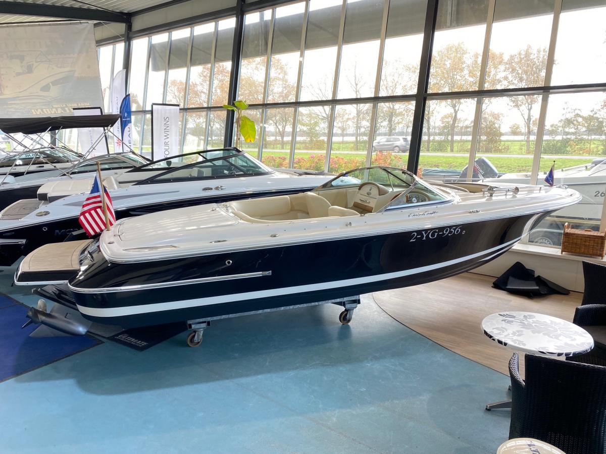 Chris Craft = SOLD! 22 Lancer 