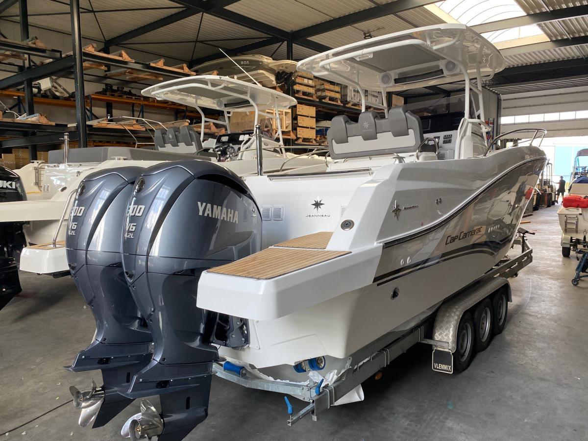 JEANNEAU Cap Camarat 9.0 Center Console For sale