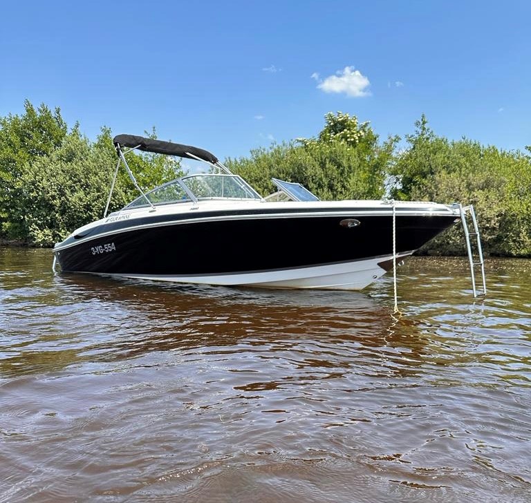 Four Winns  220 Horizon Bowrider Te koop