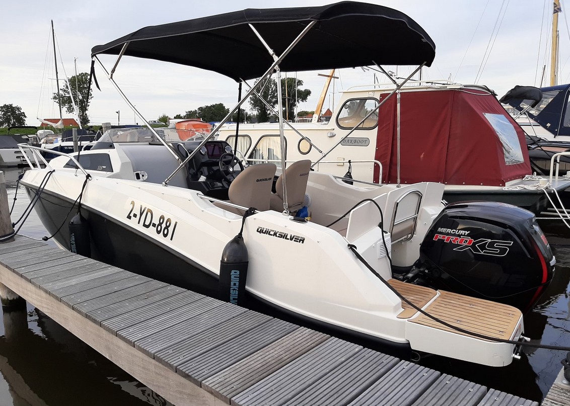 Quicksilver 555 Cabin  For sale
