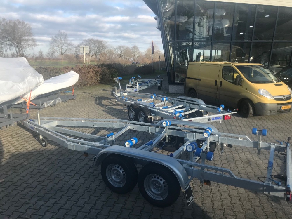 Vlemmix boot trailers Diversen trailers uit voorraad Leverbaar  For sale