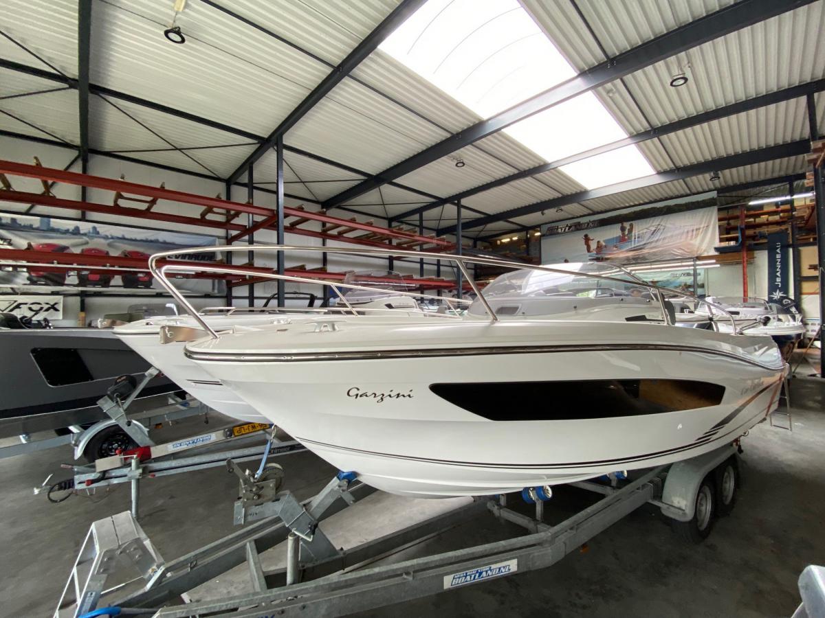 Jeanneau = SOLD! Cap Camarat 7.5 WA Verkocht