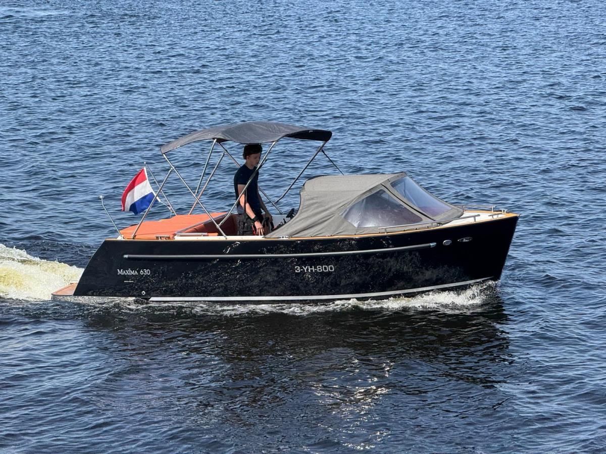 Maxima 630 Tender met boegschroef For sale