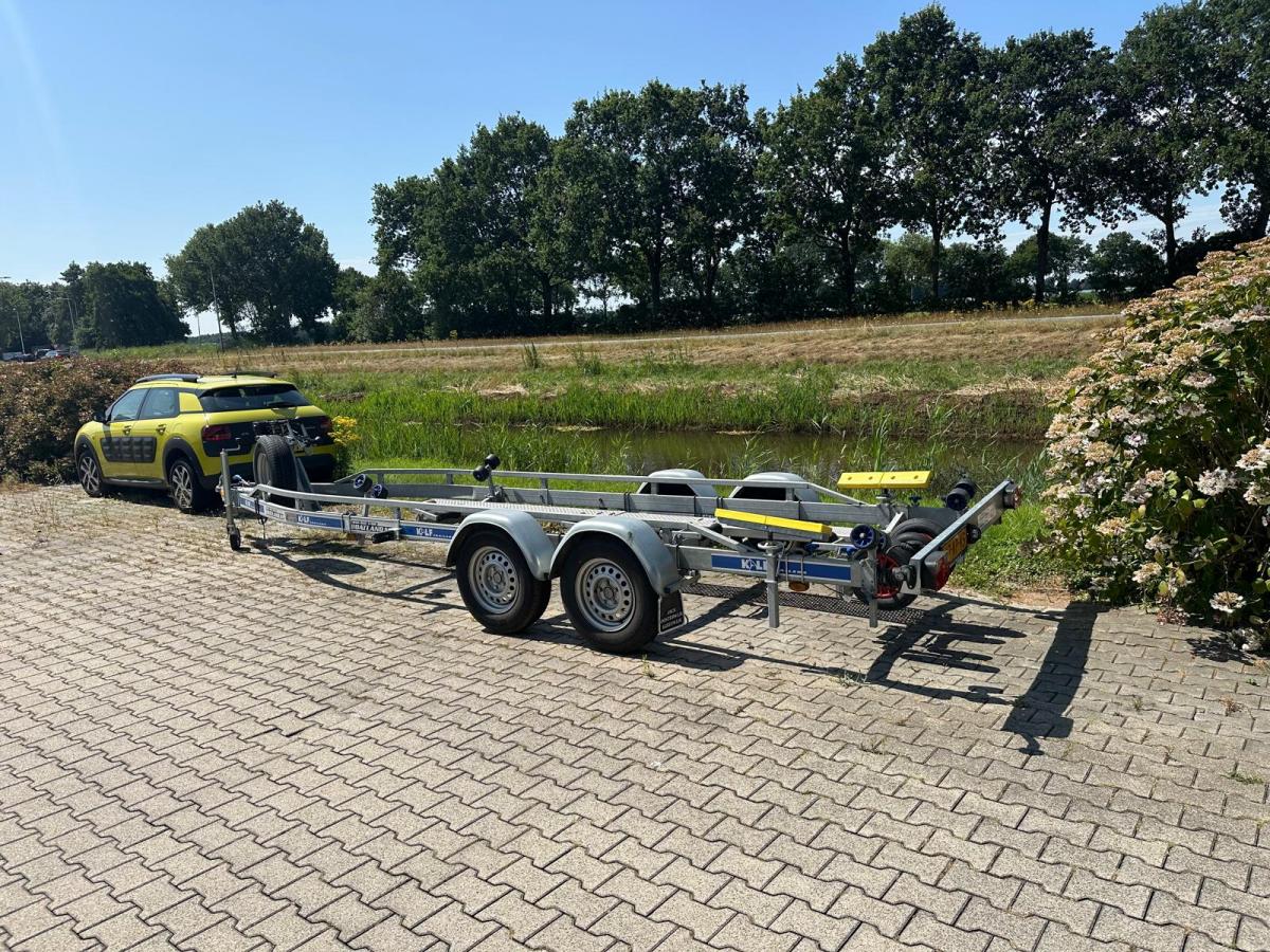 Kalf  2700KG trailer For sale