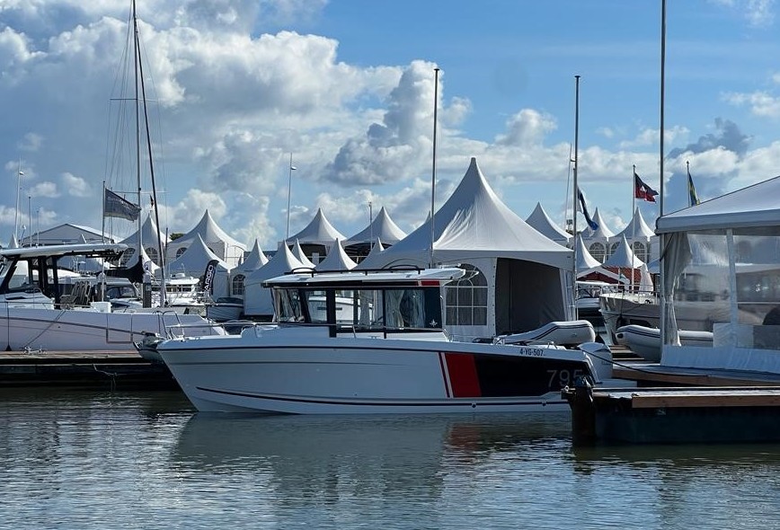 JEANNEAU  Merry Fisher 695 Sport Demo For sale