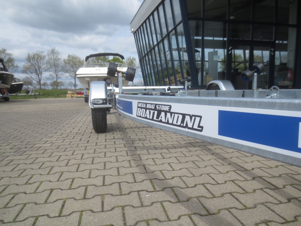Kalf Trailers  1350 en 1500 kg zu verkaufen