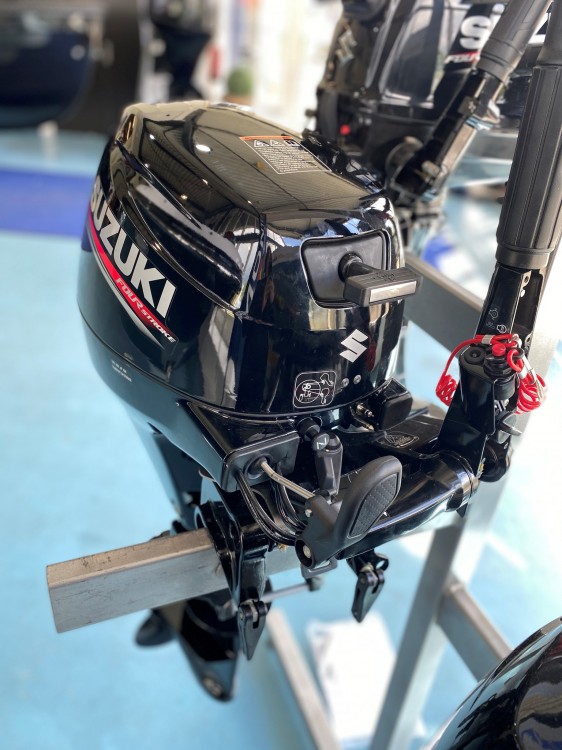 Suzuki DF8A zu verkaufen
